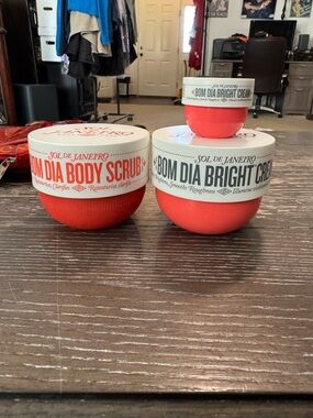 Sol de Janeiro Cheirosa Bom Dia Body Scrub/Bom Dia Bright Cream Bundle
